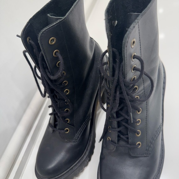 DR MARTENS KENDRA HEELED BOOT Size:5 - Picture 6 of 8